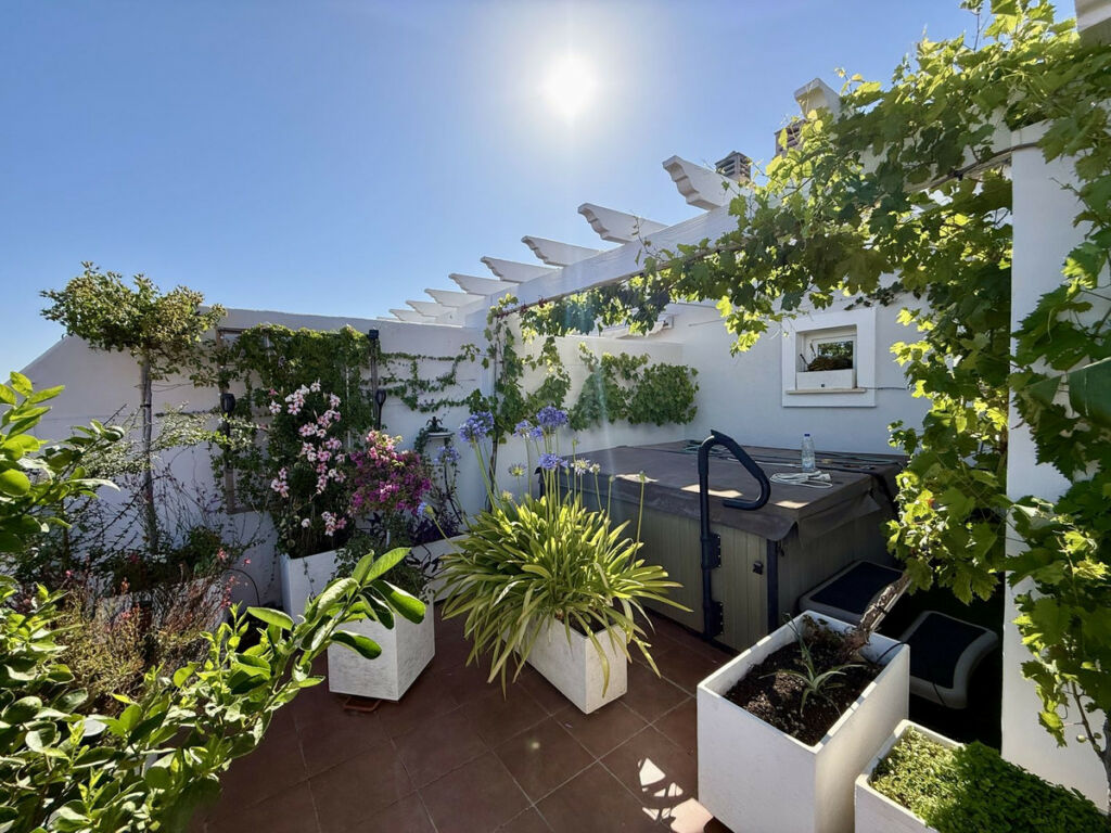 Penthouse Calahonda Málaga - image 29