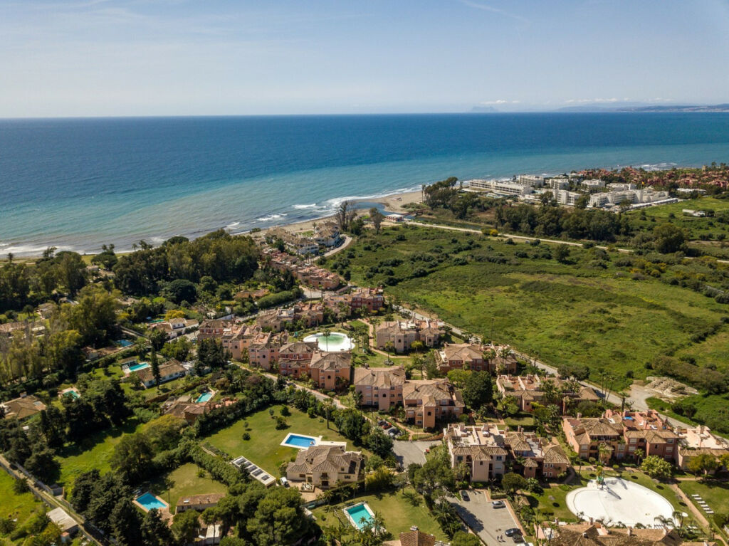 Middle Floor Apartment Estepona Málaga - image 19