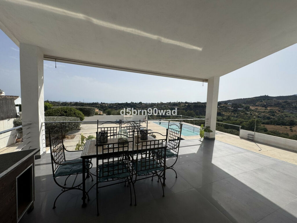 Detached Villa Estepona Málaga - image 25