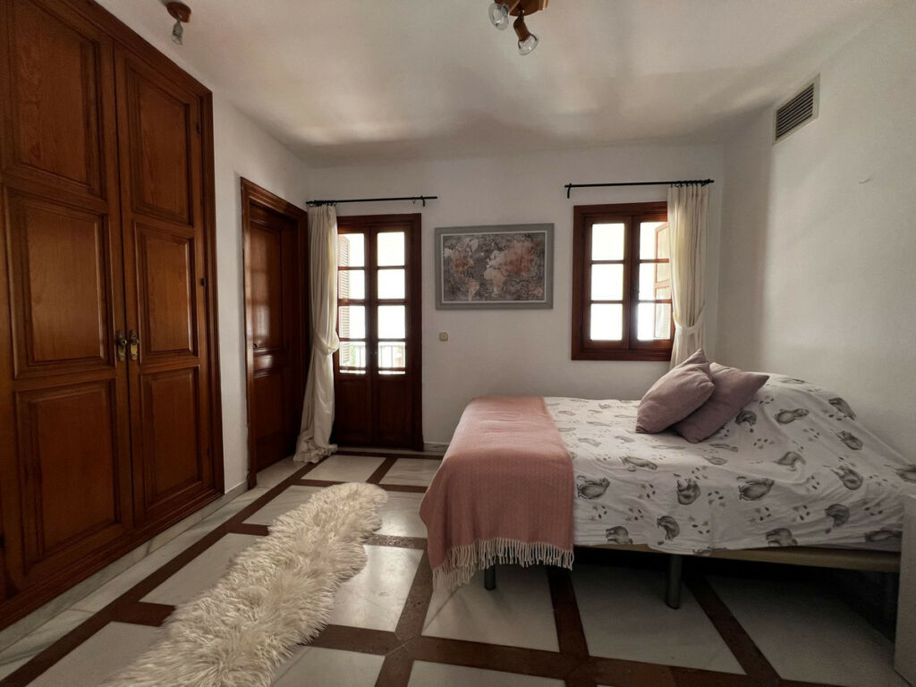 Detached Villa Estepona Málaga - image 29