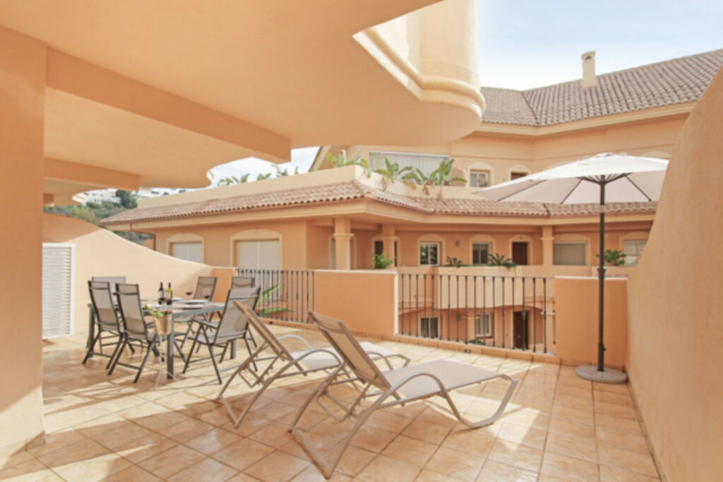 Ground Floor Apartment Aloha Málaga - image 29