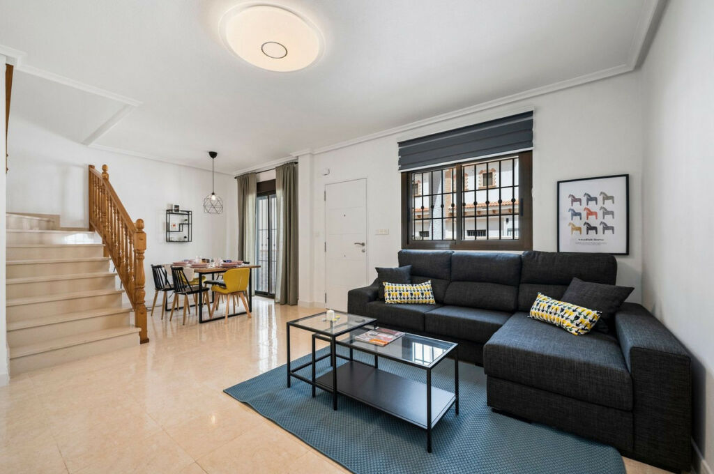 Townhouse San Miguel de Salinas Alicante - image 3