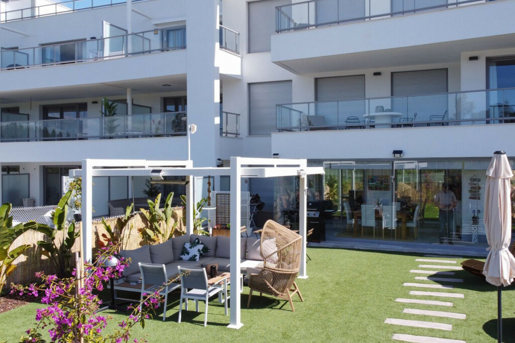 Ground Floor Apartment El Chaparral Málaga - image 3
