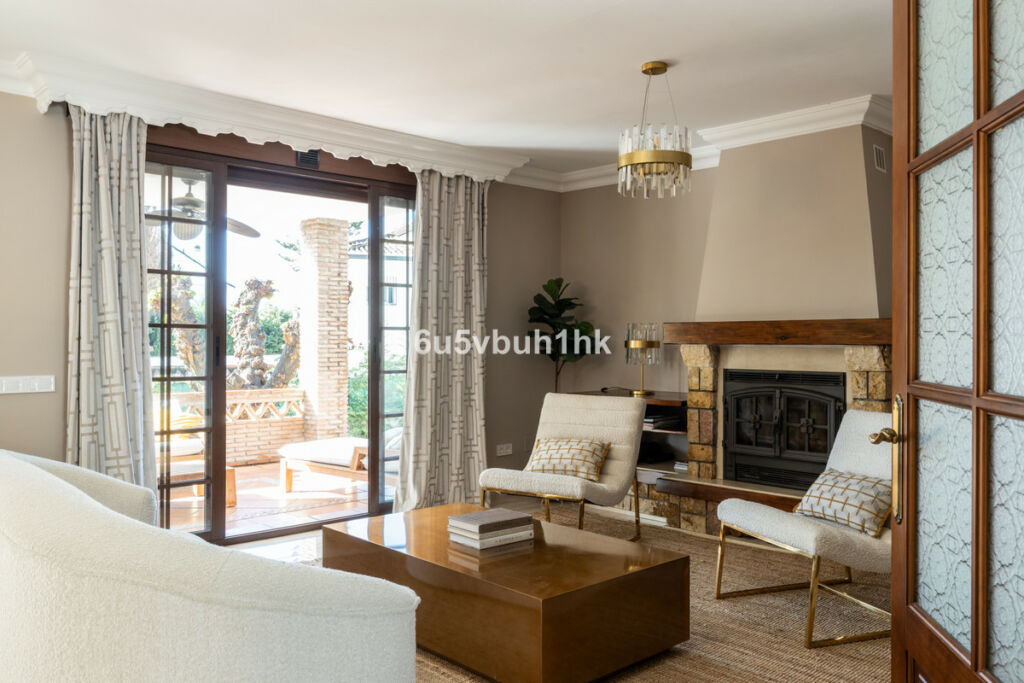 Detached Villa San Pedro de Alcántara Málaga - image 3