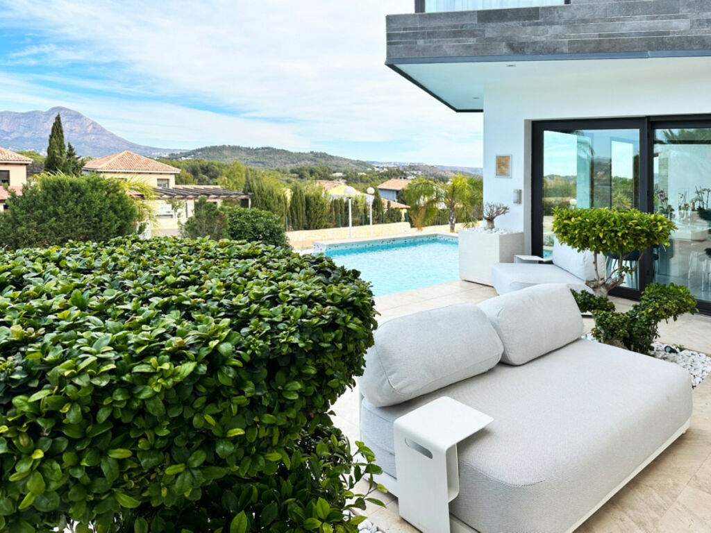 Detached Villa Javea Alicante - image 3