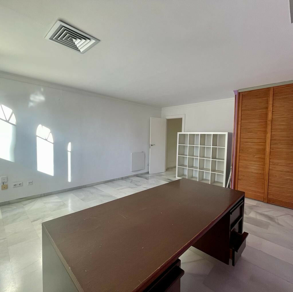Office Nueva Andalucía Málaga - image 3