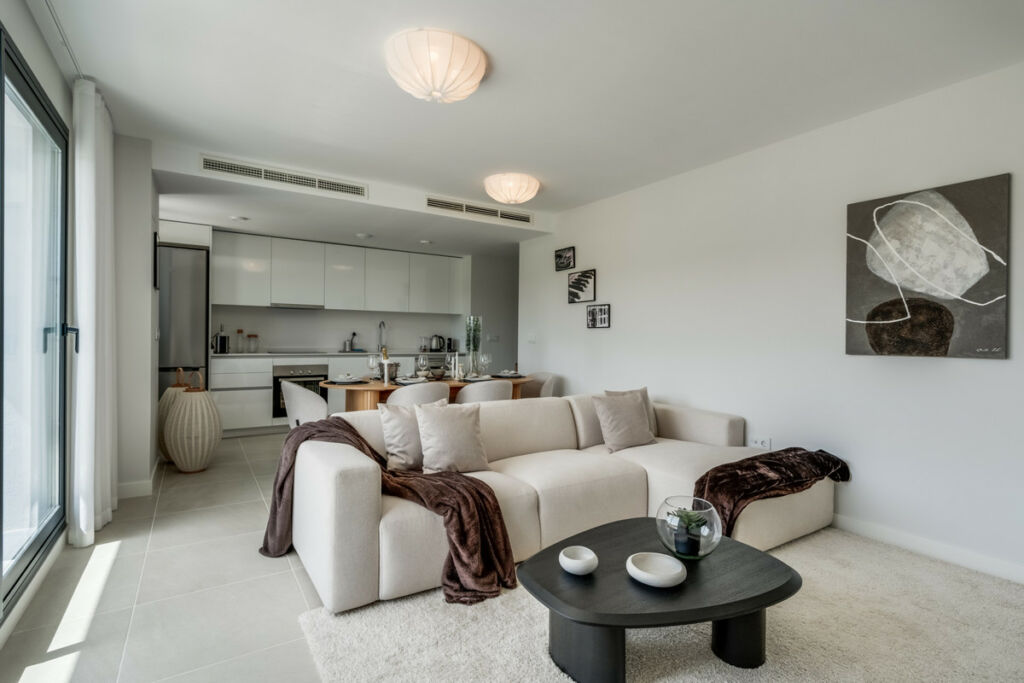 Middle Floor Apartment Selwo Málaga - image 3