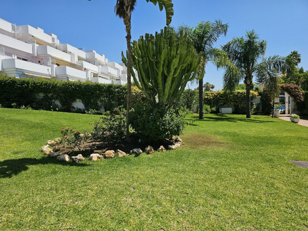 Ground Floor Apartment El Paraiso Málaga - image 27