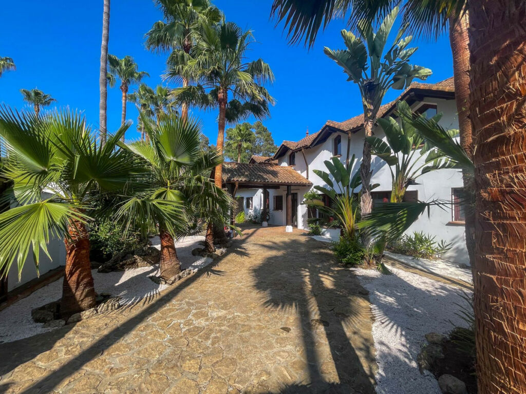 Detached Villa Sotogrande Cádiz - image 3