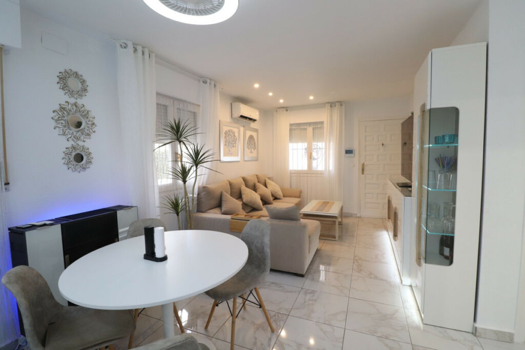 Detached Villa La Florida Alicante - image 4