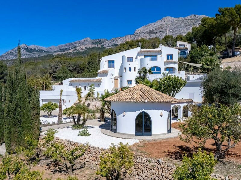 Detached Villa Altea Alicante - image 3