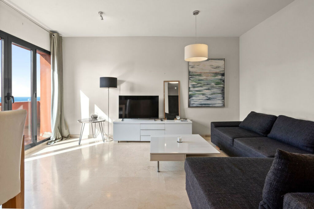 Top Floor Apartment Estepona Málaga - image 3