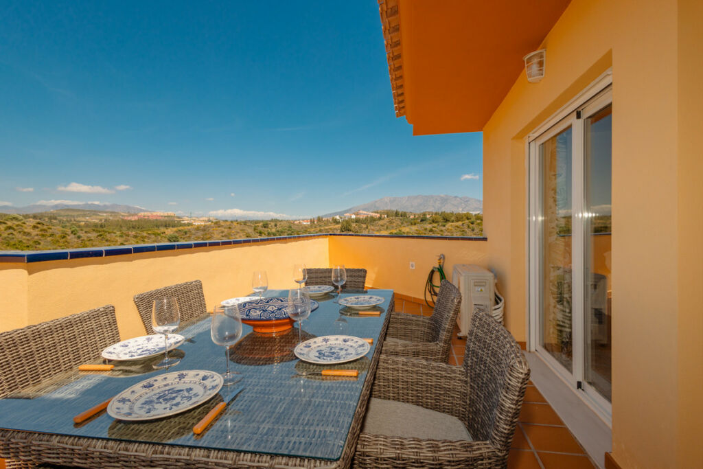 Middle Floor Apartment El Faro Málaga - image 3