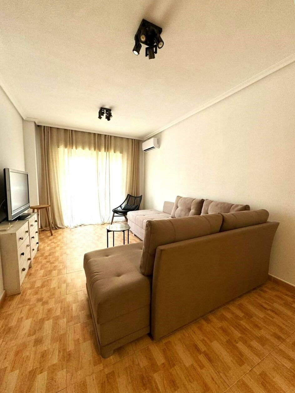 Middle Floor Apartment Playa de los Locos Alicante - image 3