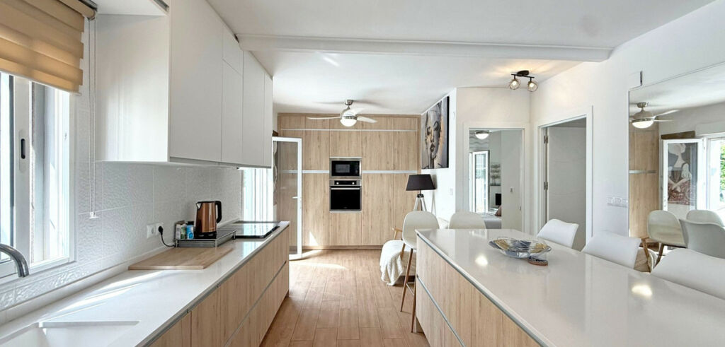 Detached Villa Villamartin Alicante - image 3