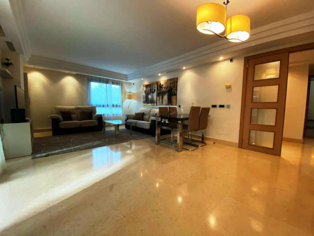 Middle Floor Apartment Marbella Málaga - image 3