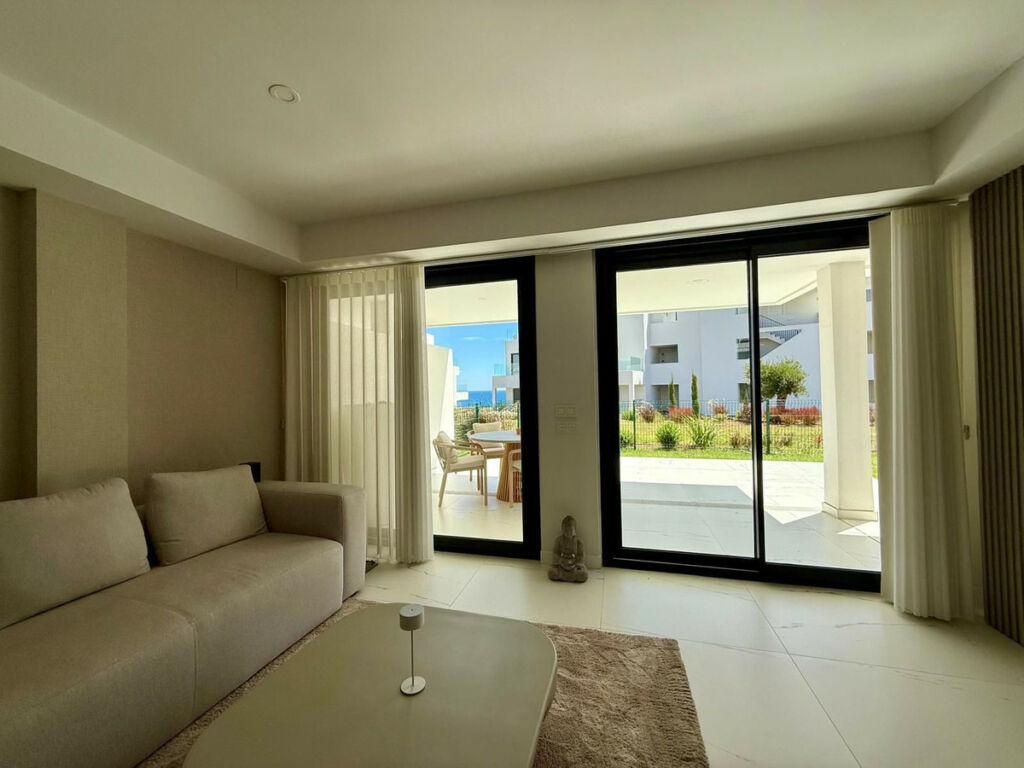 Ground Floor Apartment Casares Playa Málaga - image 3