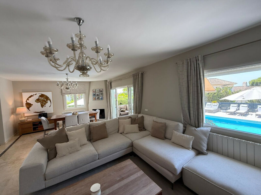 Detached Villa Marbesa Málaga - image 3