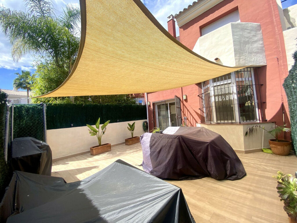 Townhouse Estepona Málaga - image 3