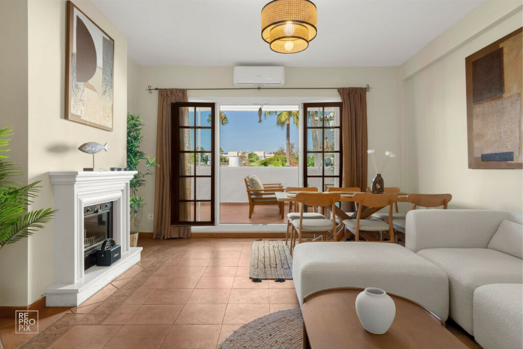 Middle Floor Apartment Puerto Banús Málaga - image 3