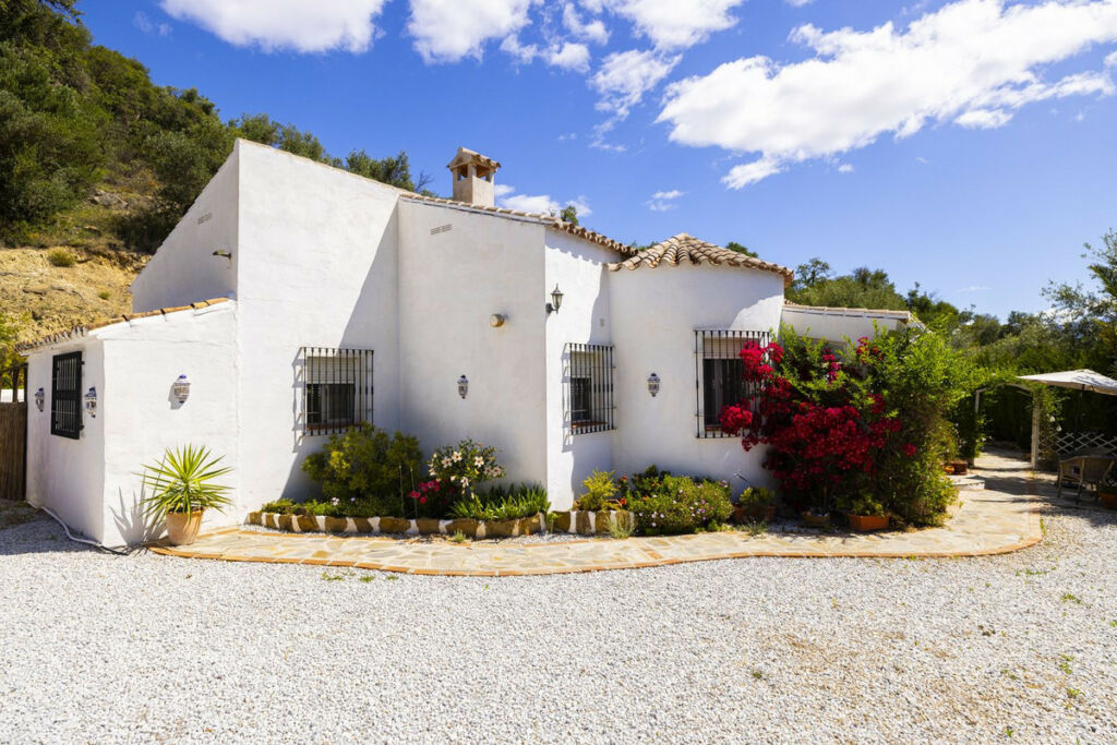 Detached Villa Comares Málaga - image 3