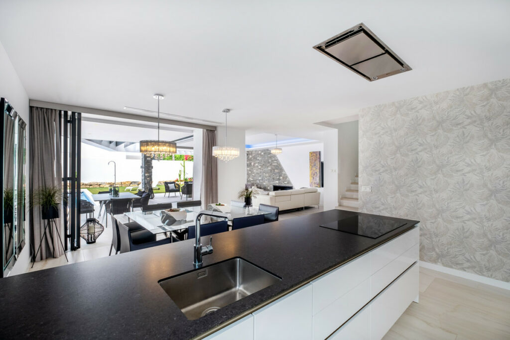 Detached Villa San Pedro de Alcántara Málaga - image 3