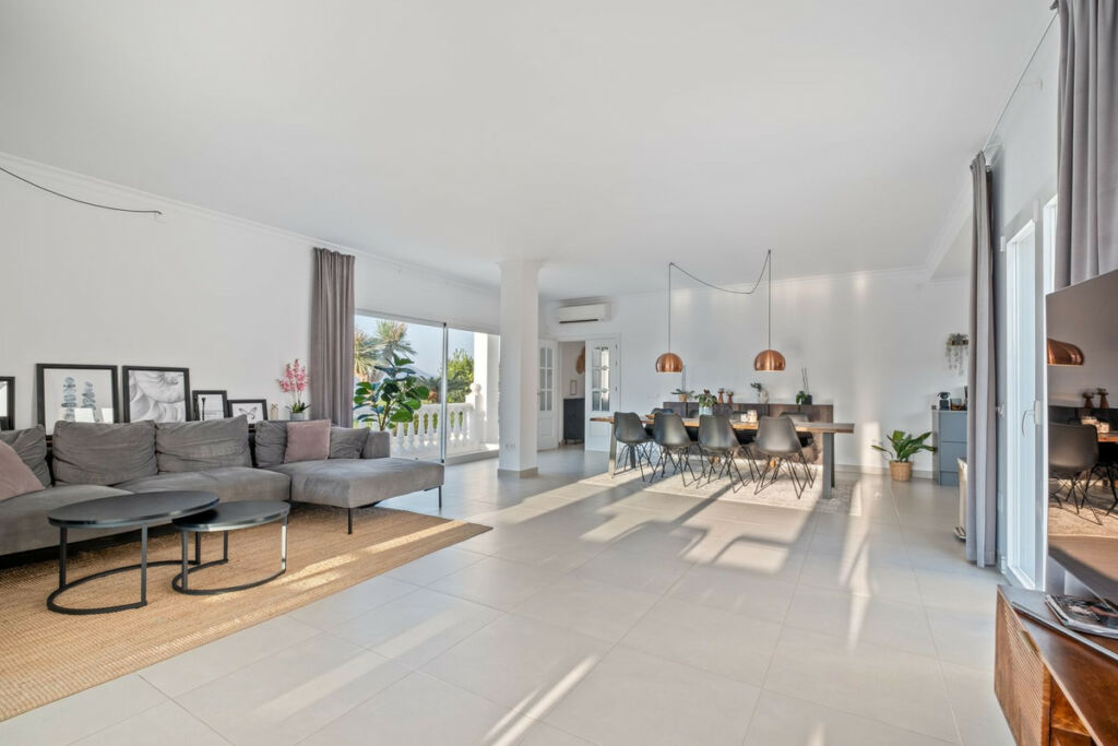 Detached Villa Cerros del Aguila Málaga - image 3