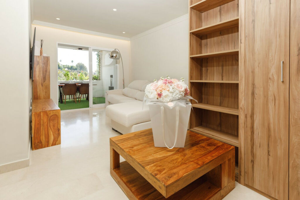Middle Floor Apartment La Quinta Málaga - image 3