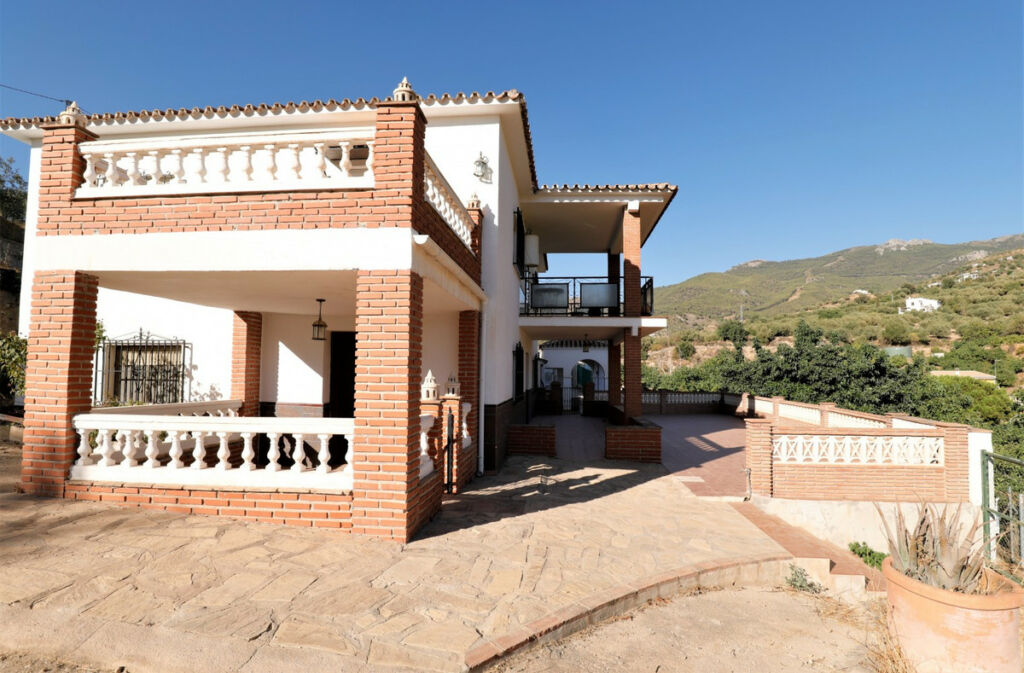 Detached Villa Alcaucín Málaga - image 3