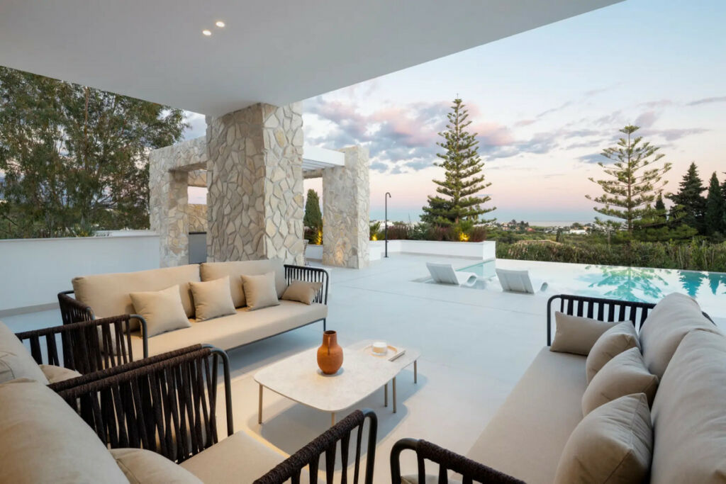Detached Villa La Quinta Málaga - image 3