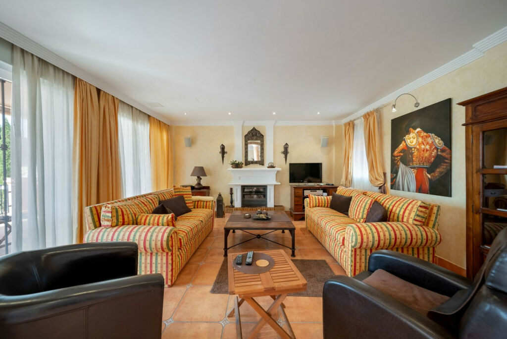 Detached Villa Mijas Málaga - image 3