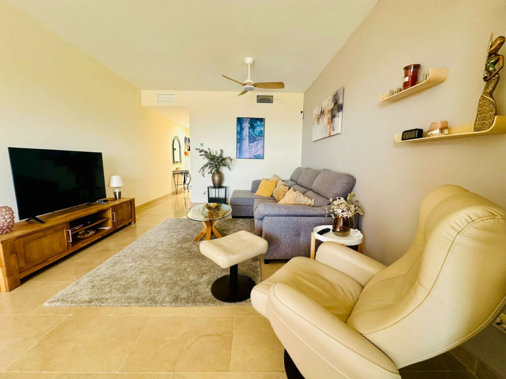 Penthouse La Duquesa Málaga - image 3