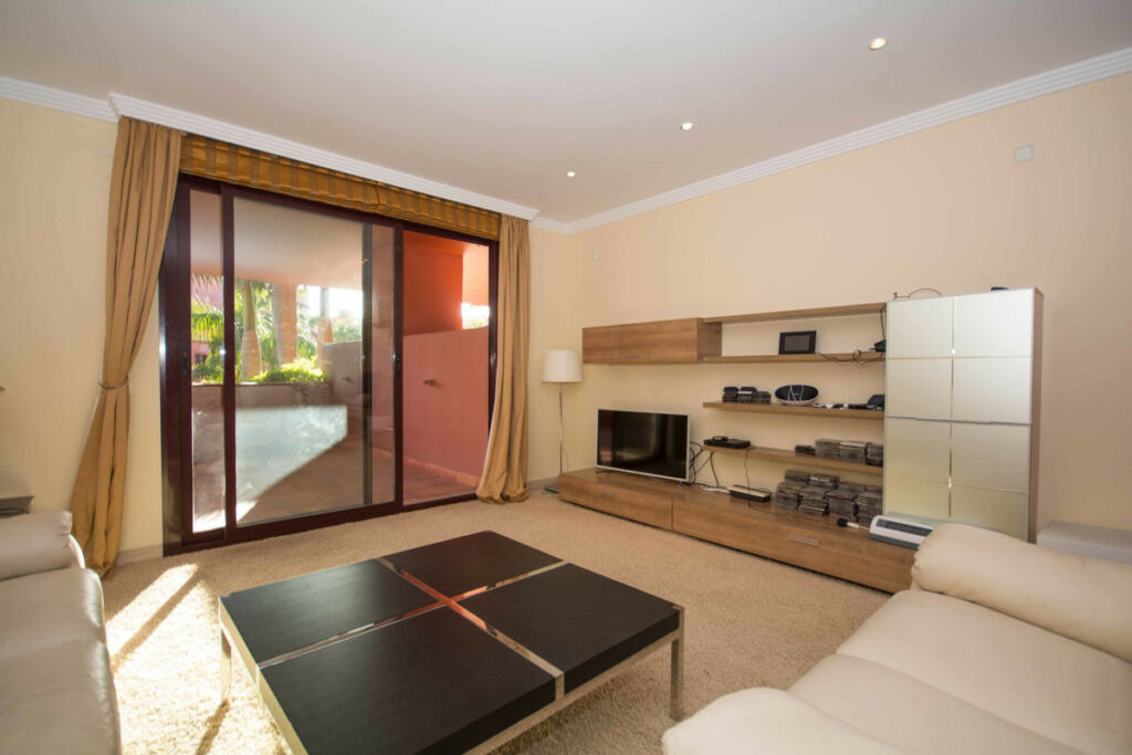 Ground Floor Apartment New Golden Mile Málaga - image 3