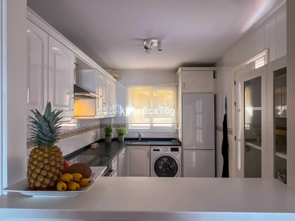 Penthouse Calahonda Málaga - image 3