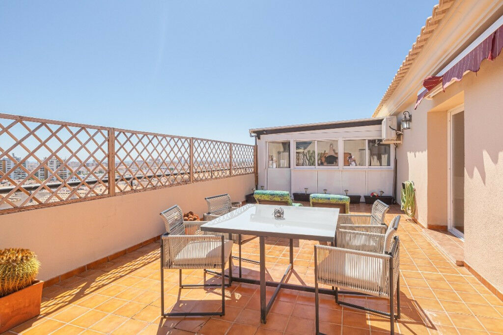 Penthouse Las Lagunas Málaga - image 3