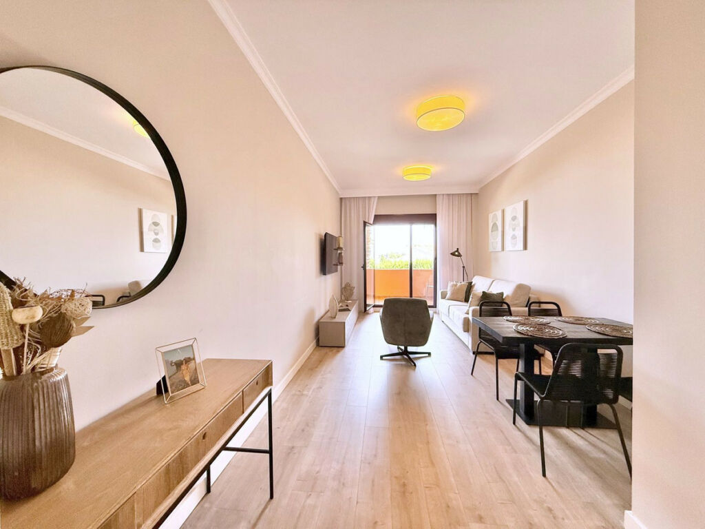 Middle Floor Apartment Benahavís Málaga - image 3