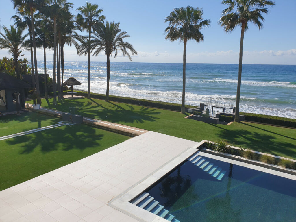 Detached Villa Los Monteros Málaga - image 3