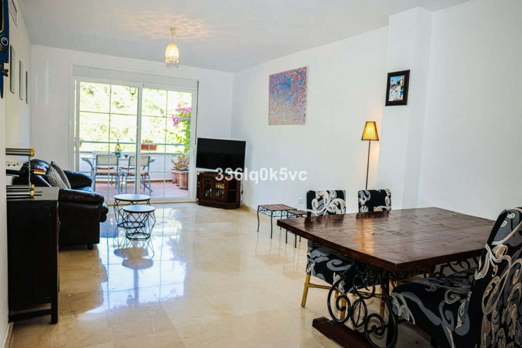 Top Floor Apartment Benahavís Málaga - image 3