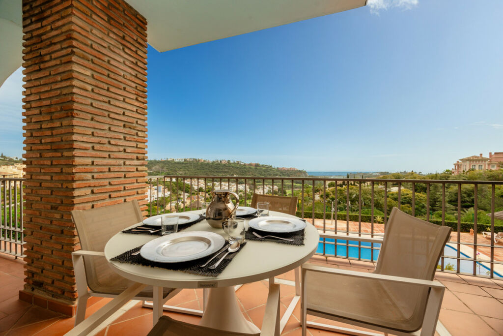 Middle Floor Apartment Los Arqueros Málaga - image 3