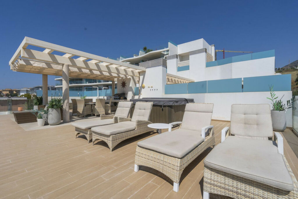 Penthouse Fuengirola Málaga - image 3