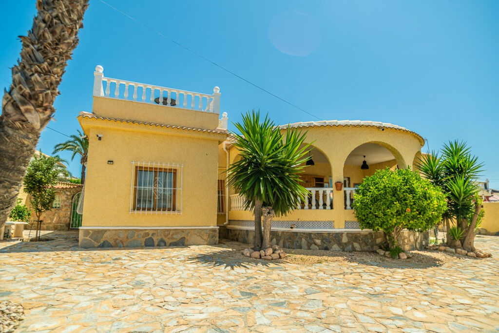 Detached Villa La Siesta Alicante - image 3