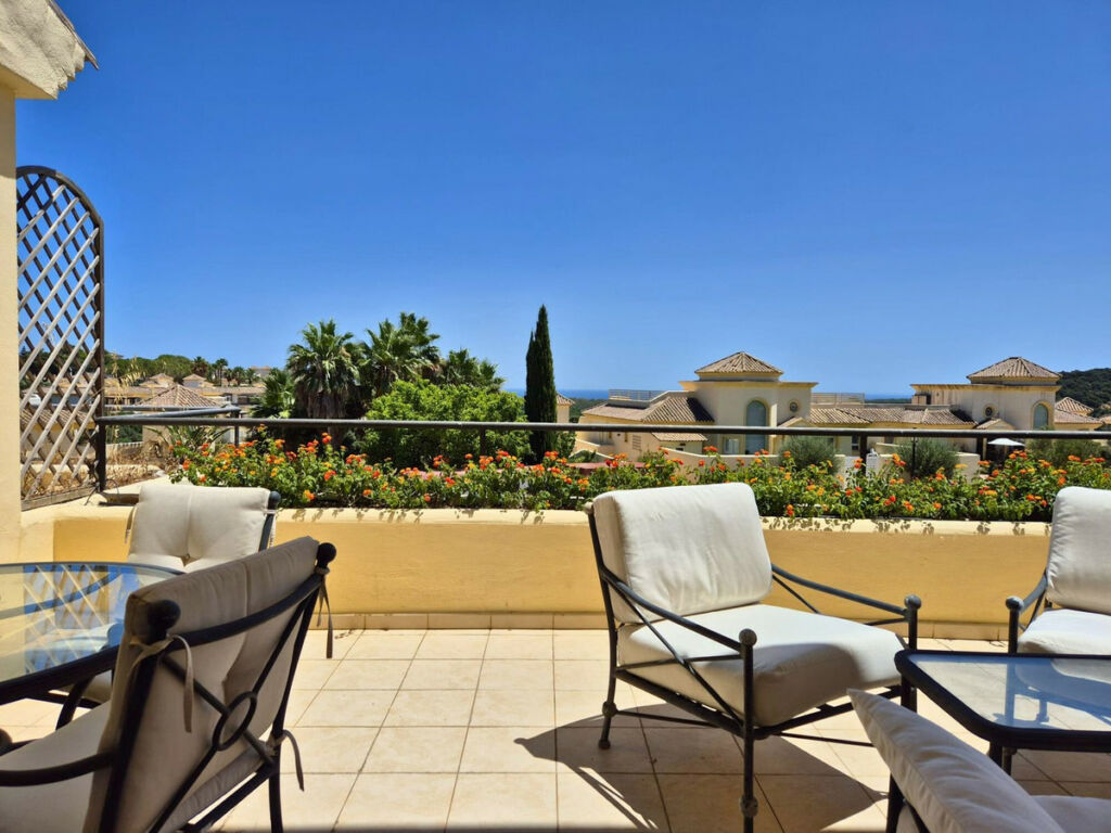 Middle Floor Apartment San Roque Club Cádiz - image 3