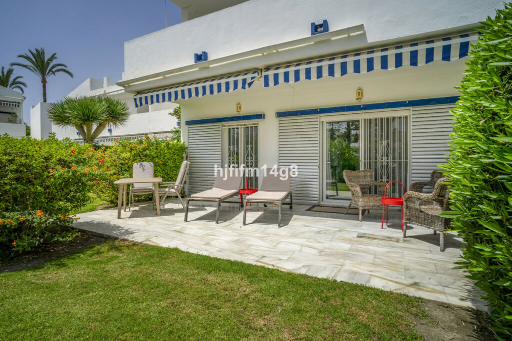 Ground Floor Apartment Nueva Andalucía Málaga - image 3