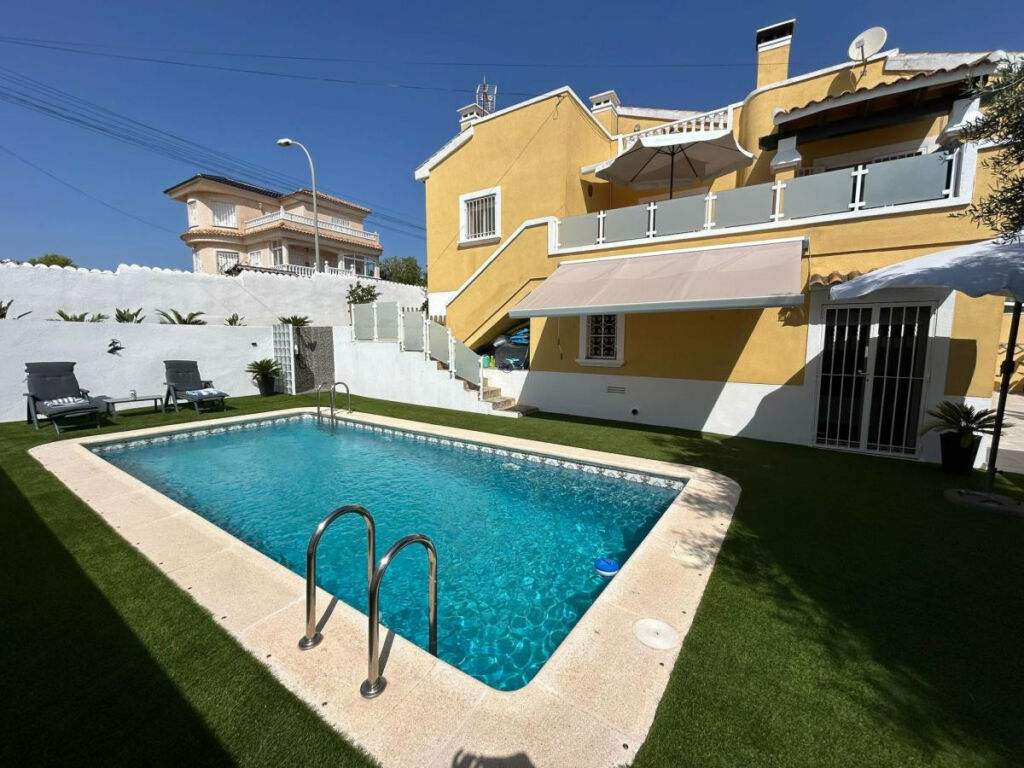 Detached Villa San Miguel de Salinas Alicante - image 3