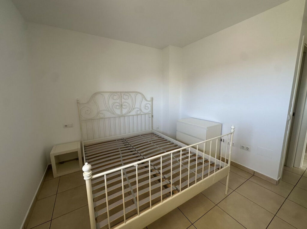 Middle Floor Apartment Nueva Andalucía Málaga - image 3