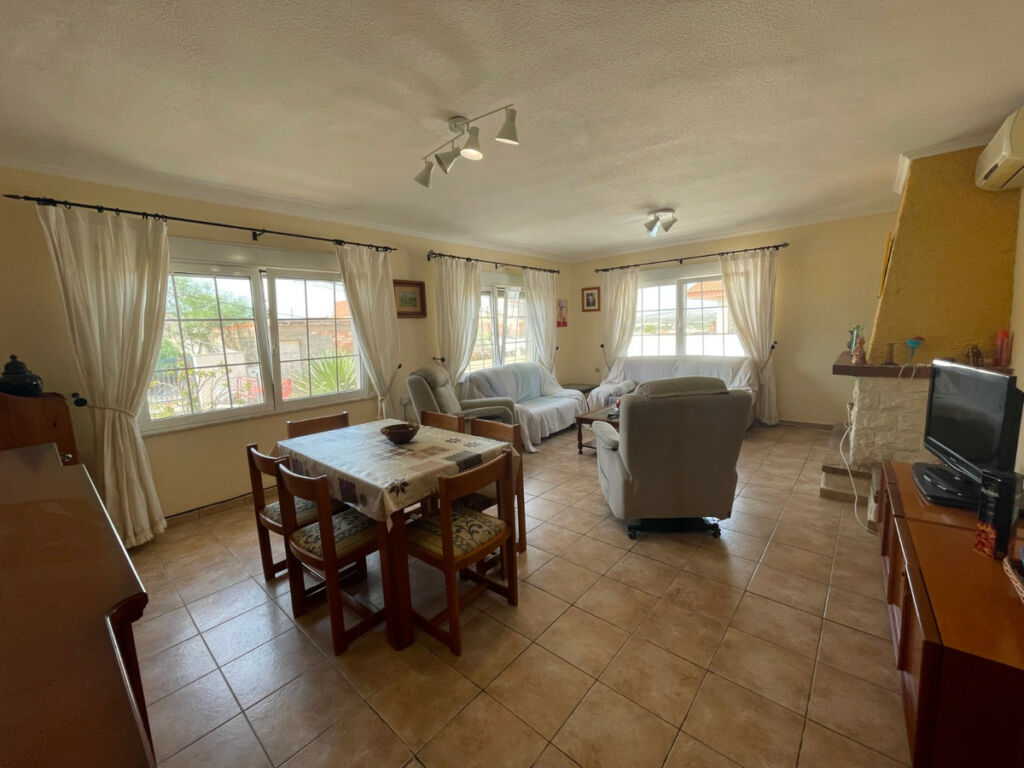 Detached Villa Benijofar Alicante - image 3