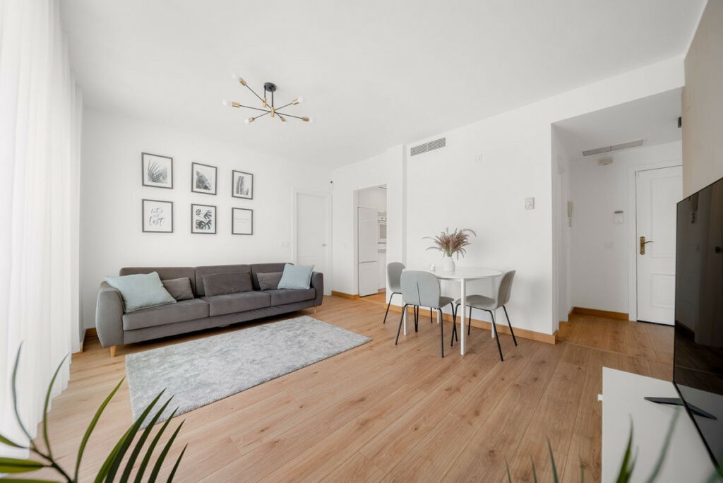Middle Floor Apartment Torrequebrada Málaga - image 4