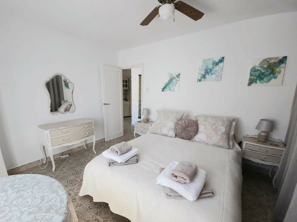 Middle Floor Apartment Denia Alicante - image 3