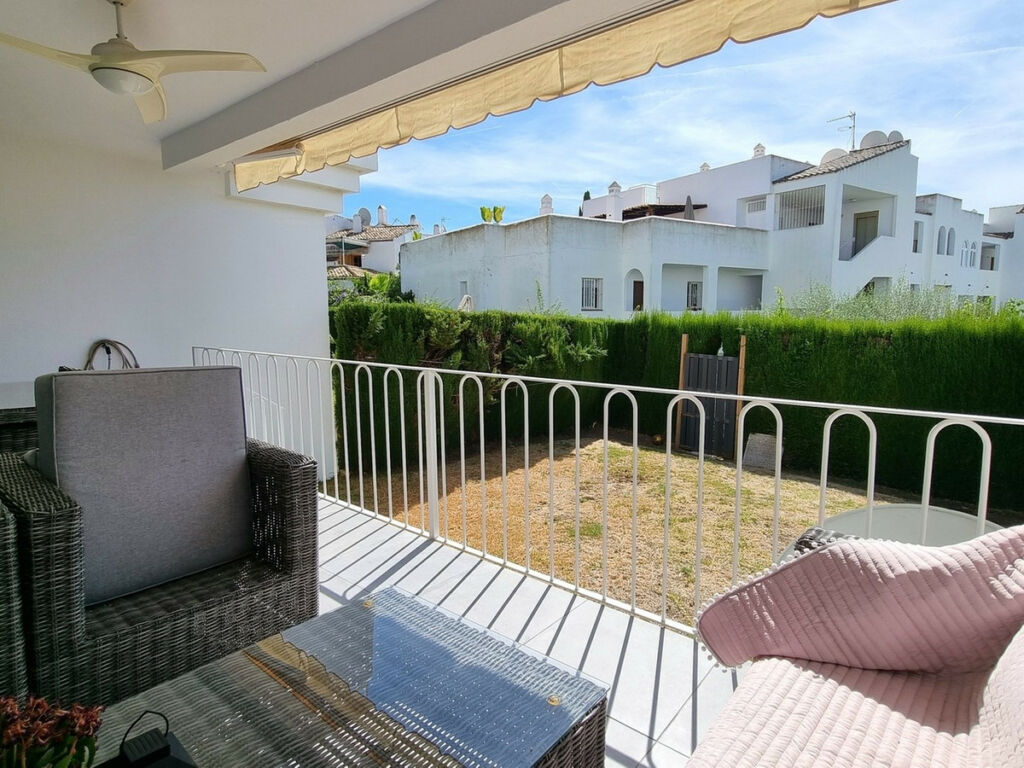 Ground Floor Apartment El Paraiso Málaga - image 3