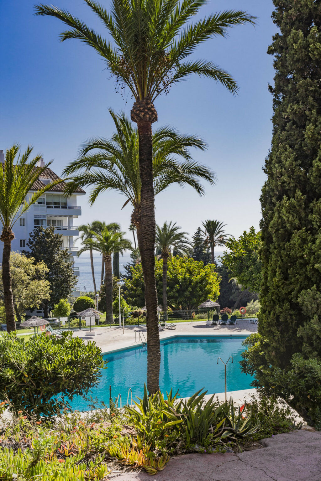 Middle Floor Apartment Río Real Málaga - image 3